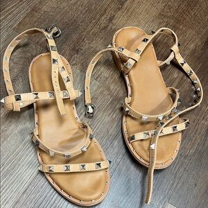 Nicole Miller Studded Tan Leather Women's Sandals - size 6 1/2